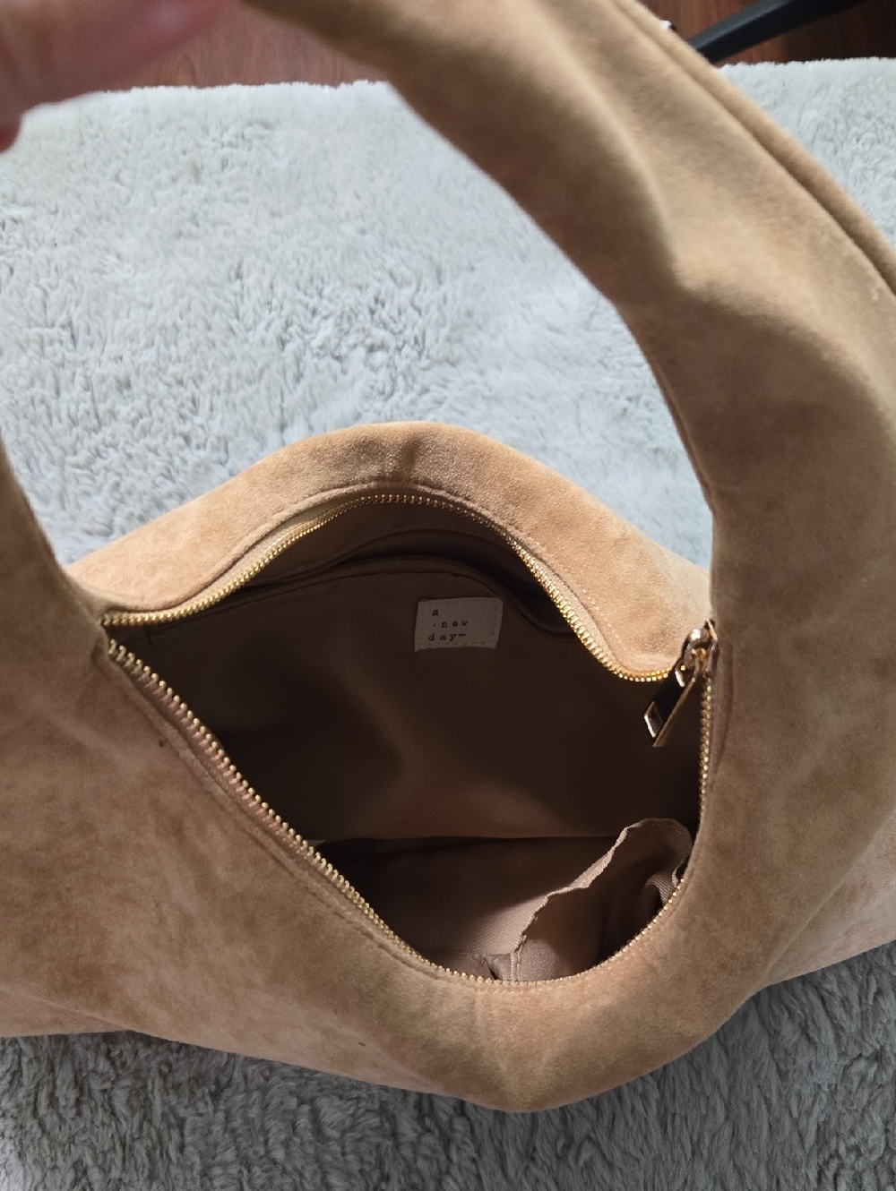 Velvet Hobo Shoulder Bag in tan Beige - Picture 4 of 8